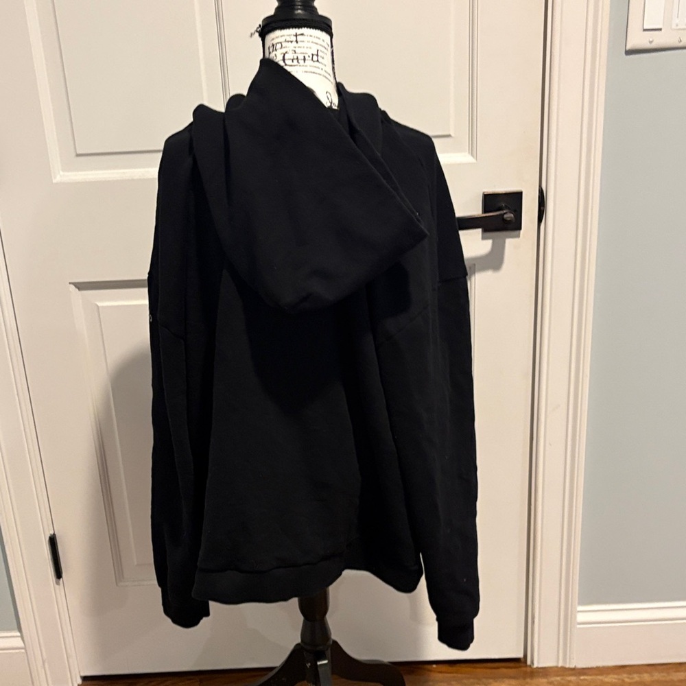 ALO Yoga Hoodie - Picture 4 of 8